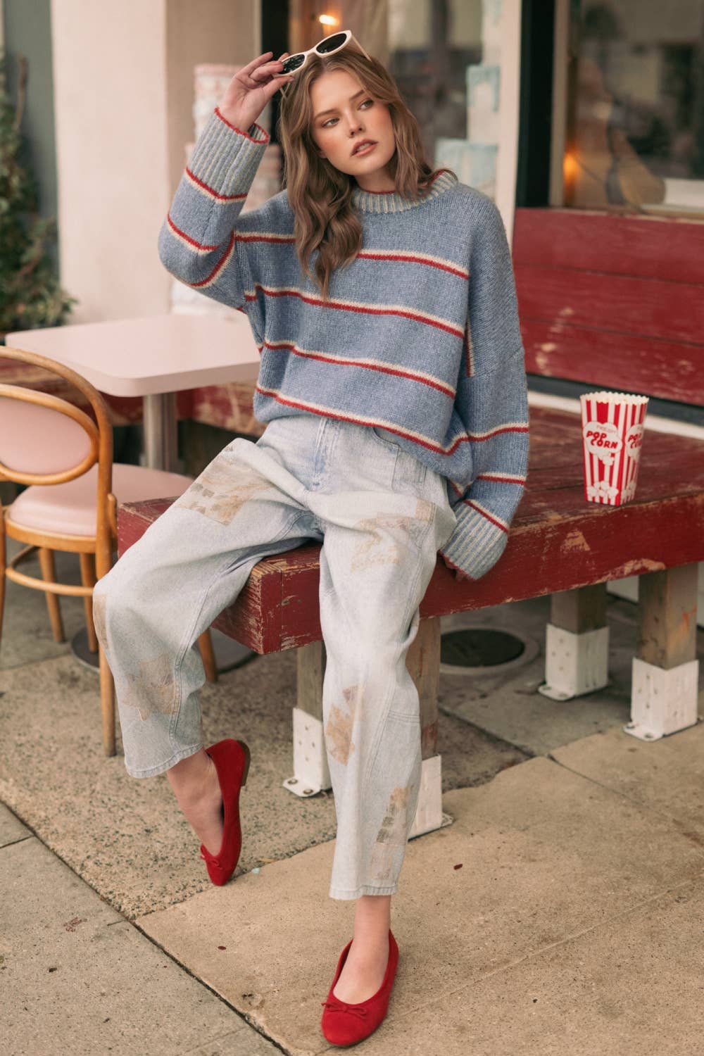 P6792   PATCHWORK EFFECT DENIM BARREL PANTS